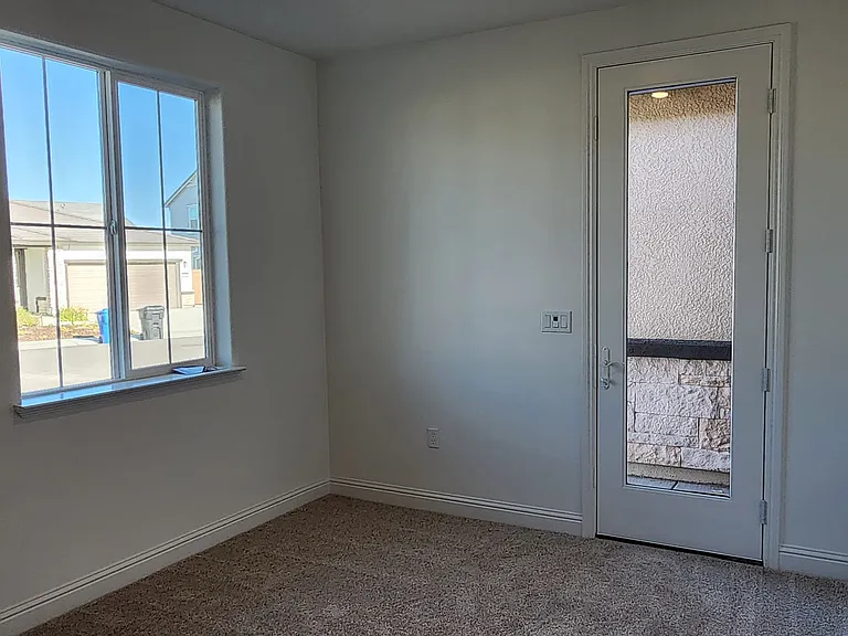 1449 Ascot Ln — Photo 16