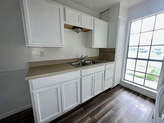 4th image of 908 Adams Ave #115