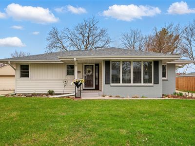 8824 Primrose Ln, Clive, IA, 50325