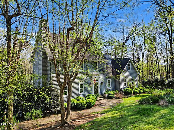 3rd image of 150 Pinestraw Rdg