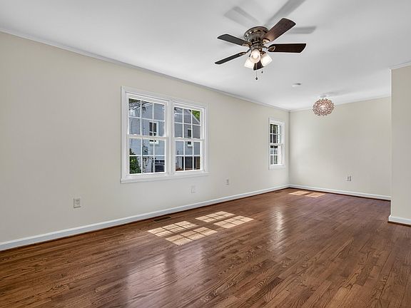 5th image of 2732 Knowles St