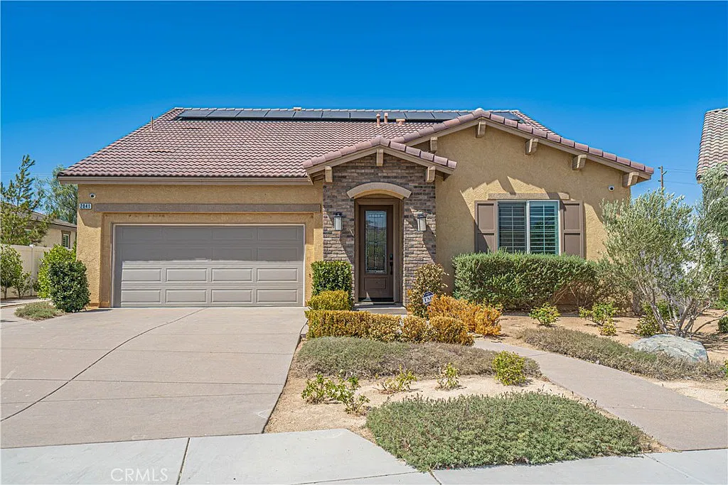 4 bed, 2740 sqft, $3,800 — Photo 1