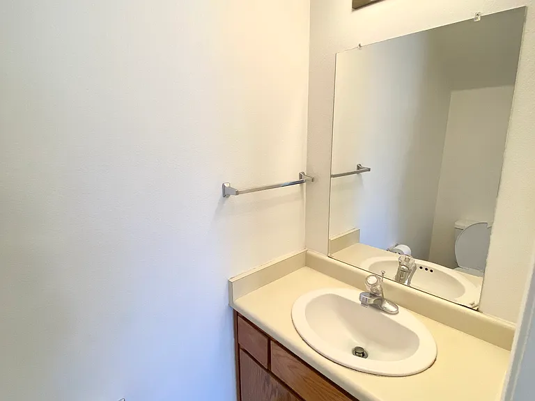 824 Bennett Ave #C — Photo 12