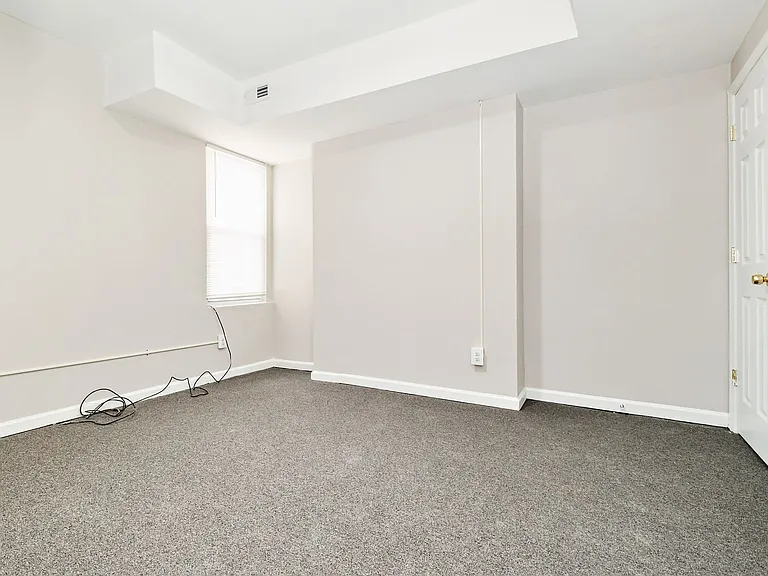1418 N Eden St — Photo 15