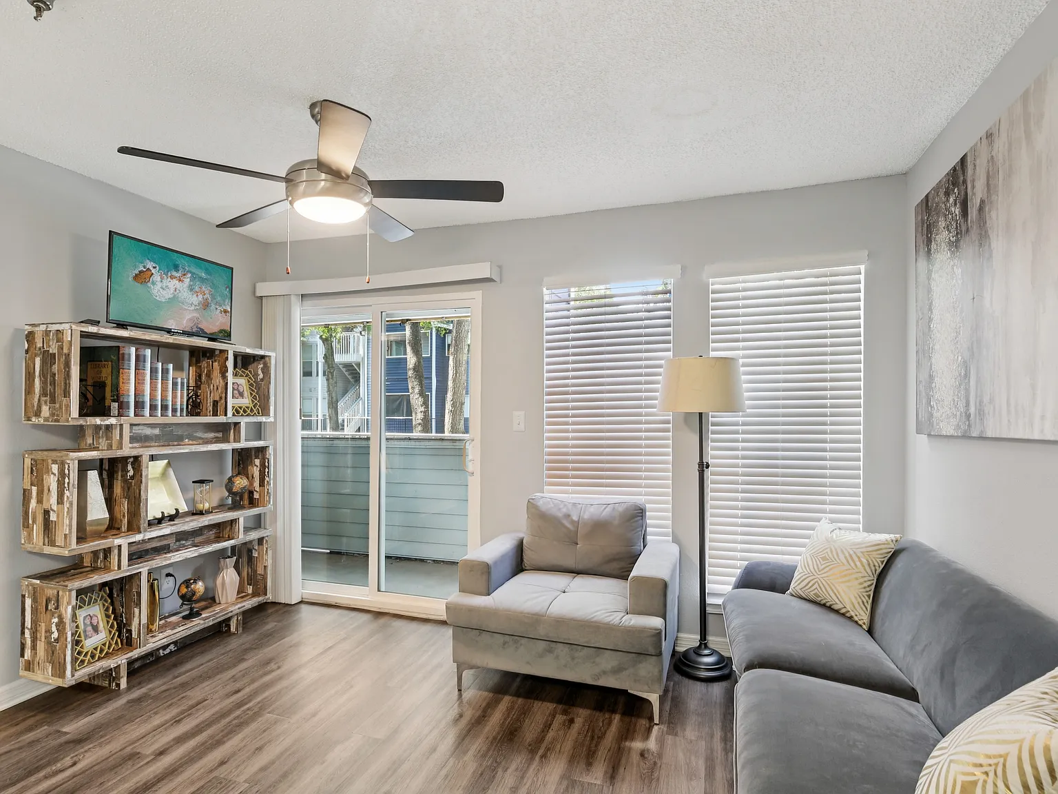 Buena Vista Apartments — Photo 4