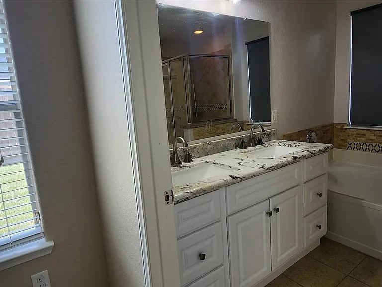 8830 Summerset Meadow Ct — Photo 7
