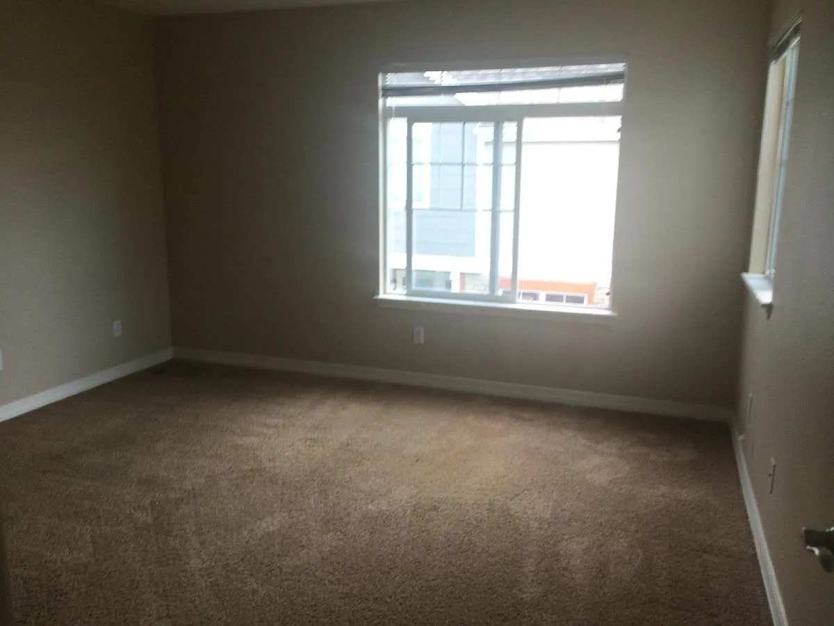 Jasmine_bed_07032015 - 12824 Jasmine St #C