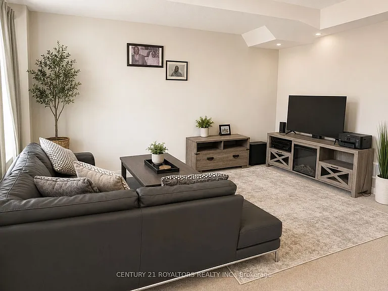 400 Newman Dr #30 — Photo 5