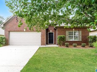 207 Bedford Ln, Calera, AL 35040