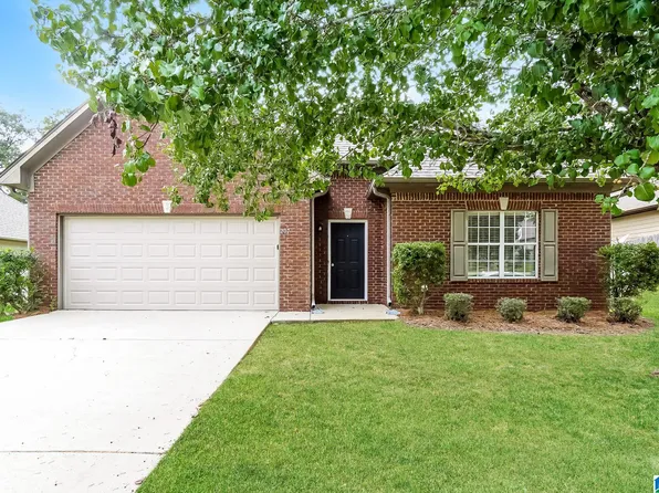 207 Bedford Ln, Calera, AL 35040
