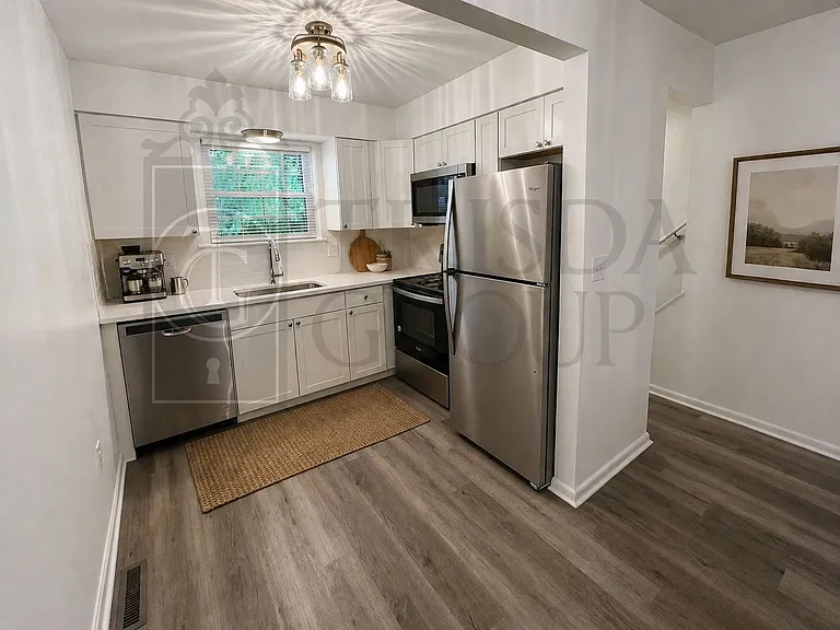 213 West St — Photo 11