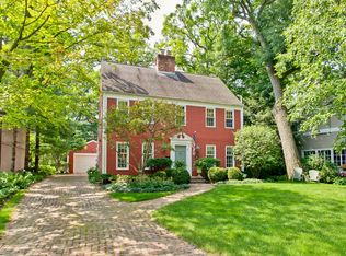 609 E Scranton Ave, Lake Bluff, IL 60044