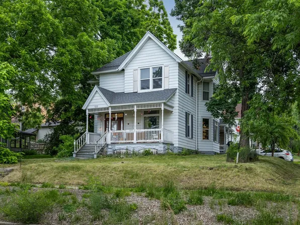133 10th St, Baraboo, WI 53913
