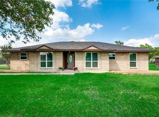 114 Stagecoach Dr, Red Oak, TX 75154