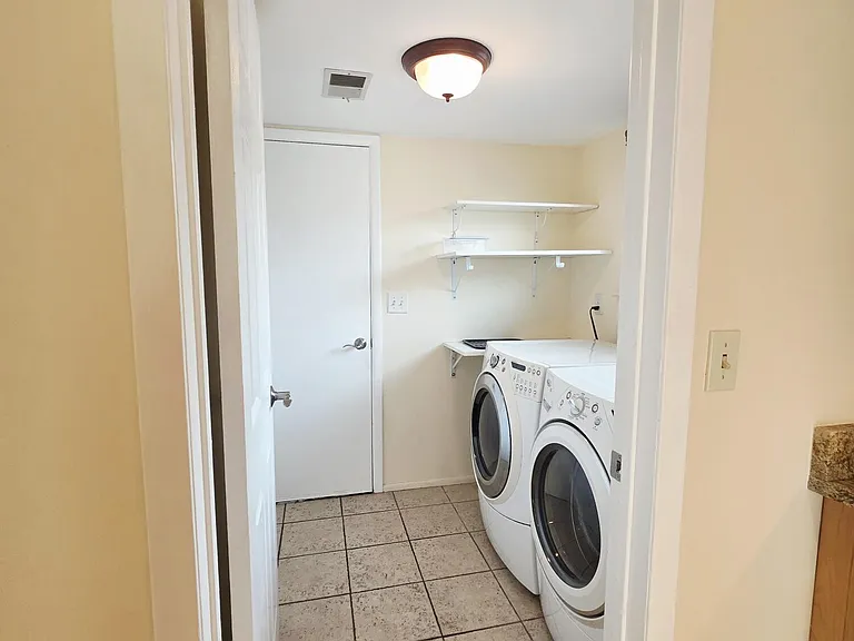 97 Cotswold Cir #2 — Photo 11