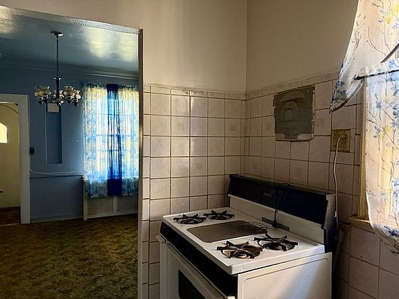 3rd image of 8912 Avenue A
