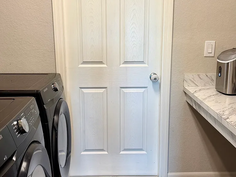 6896 Gideon Cir — Photo 20