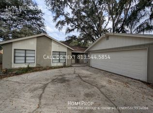 1404 Wildrose Dr, Lutz, FL 33549