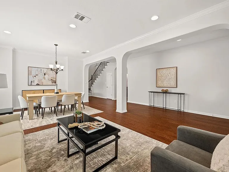 703 S Frontier Ln — Photo 6