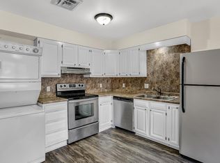 2 Stone Spring Ln APT 4, Camp Hill, PA 17011