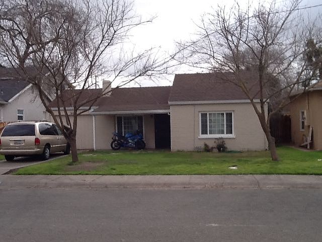 1st image of 1460 W Roselawn Ave
