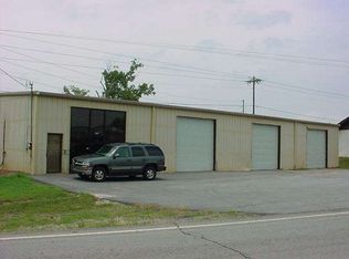 951 Kingsbridge Rd, Carrollton, GA 30117