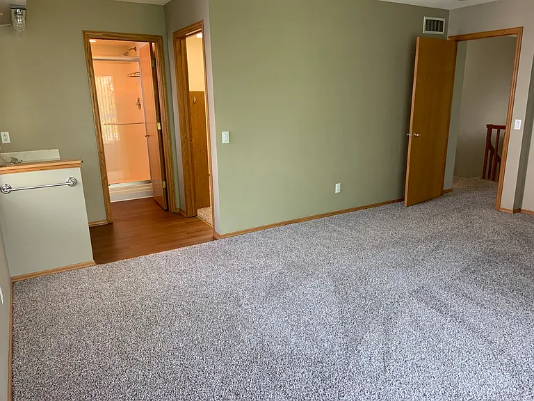 1228 N High Point Rd — Photo 14