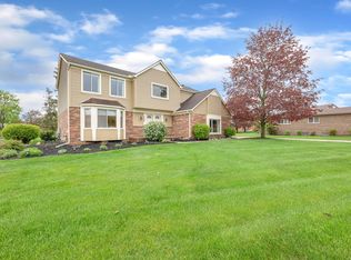 744 Lockmoore Ct, Rochester Hills, MI 48307