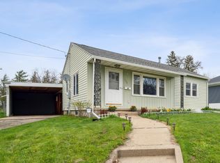 130 E 8th St, Zumbrota, MN 55992