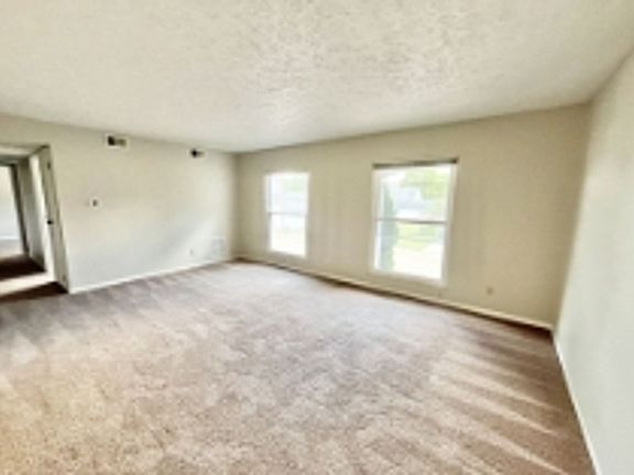 4th image of 4400 Kanawha Tpke APT 2B