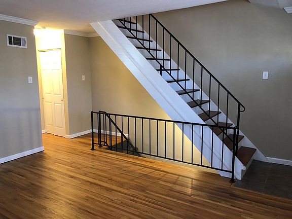 3rd image of 3106 Glenwood Ct