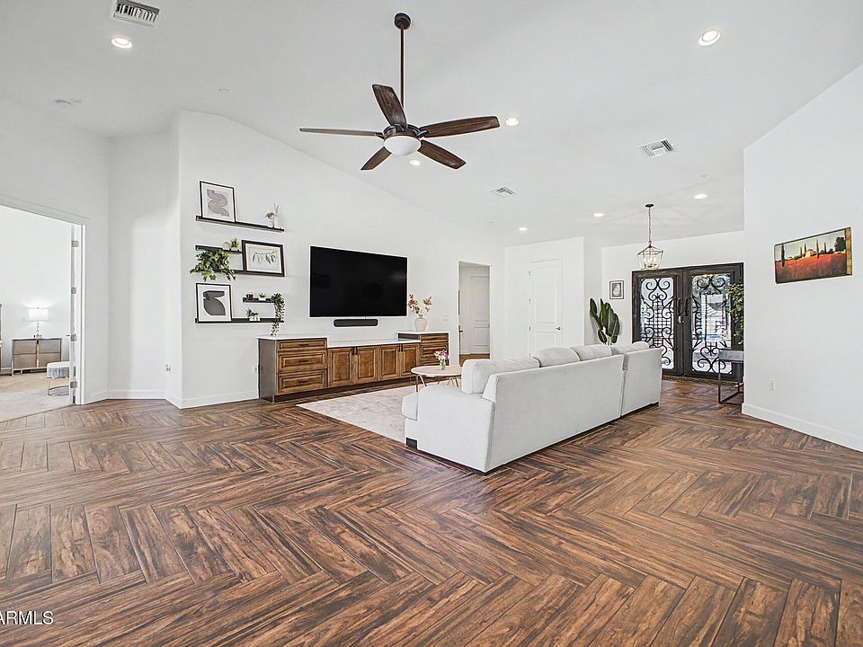 1st image of 9098 E LUDLOW Drive