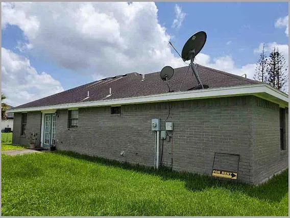 831 Daffodil Dr — Photo 2