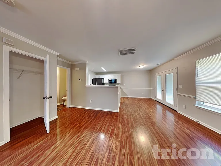 6716 Commack Dr — Photo 4