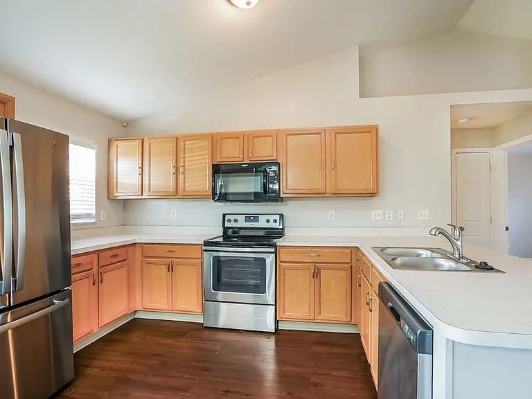 1825 SW 25th St — Photo 7