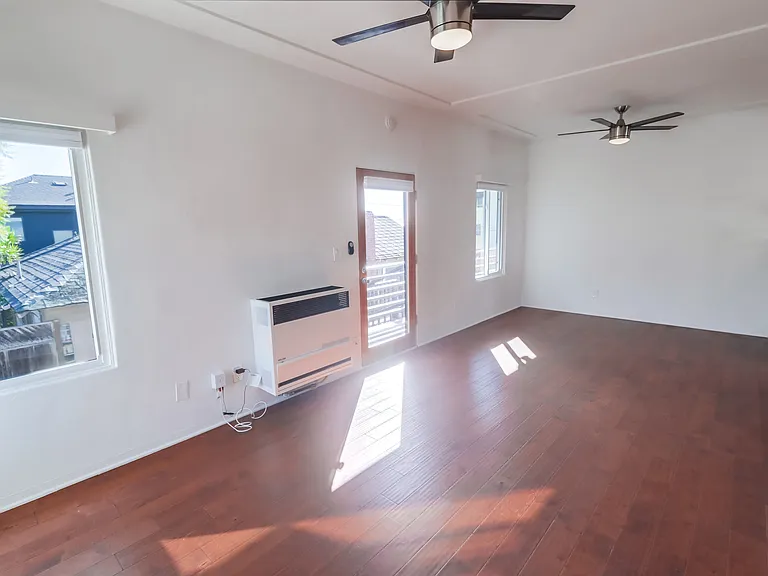2455 Union St — Photo 10