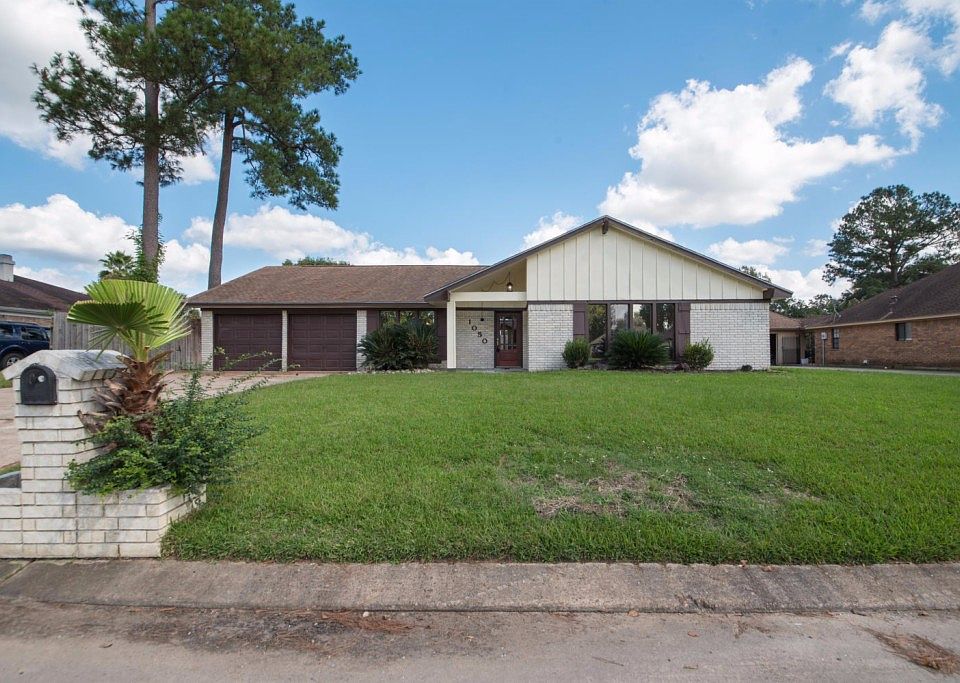 1st image of 1050 Monterrey Dr