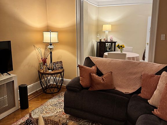 2nd image of 2332 29th St #2