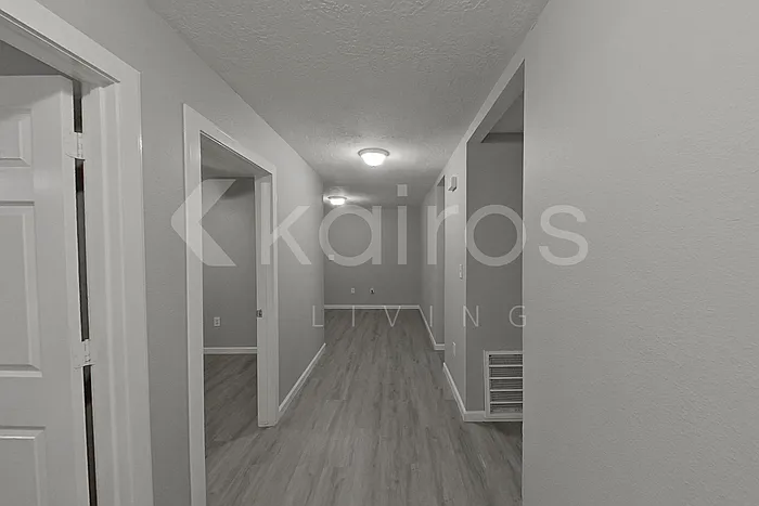 4 bed, 3.0 bath, 2528 sqft, $2,325 — Photo 2