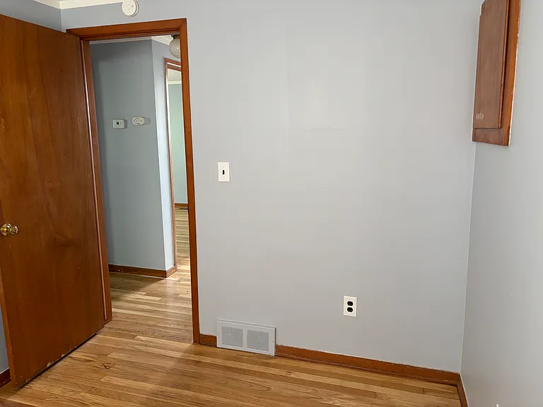 22740 Teppert Ave — Photo 9