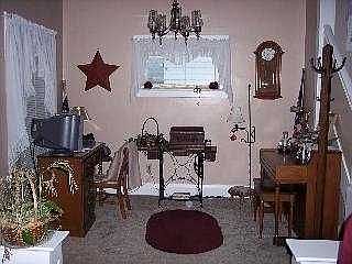 2nd image of 1939 Hurd St