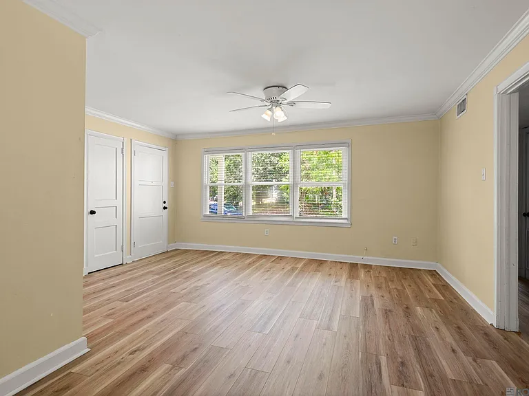 975 Rittiner Dr — Photo 4