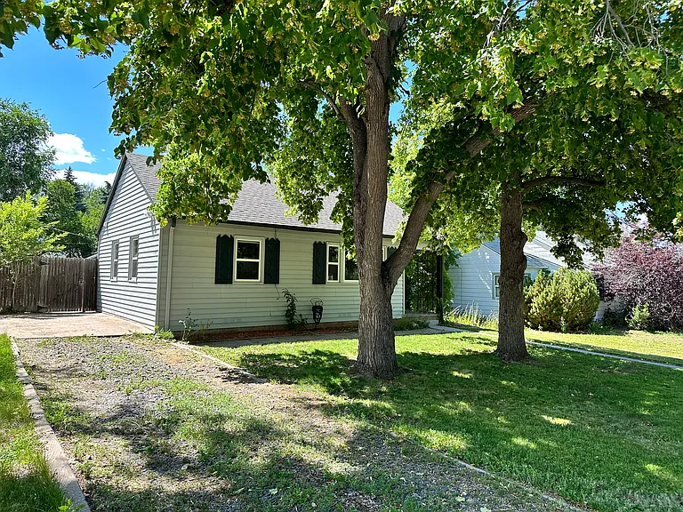 2633 S Race St — Photo 3