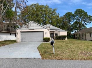 424 Sandestin Dr, Winter Haven, FL 33884