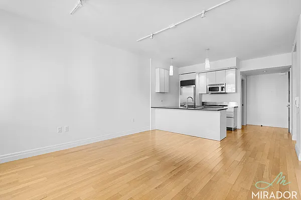 Rented by Mirador Real Estate | media 4