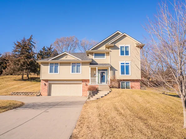 56274 Grande Oak Ln, Glenwood, IA 51534