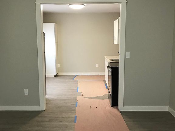 5th image of 100 S 30th St APT 1