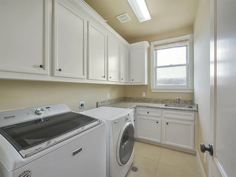 2307 Sheridan St — Photo 45