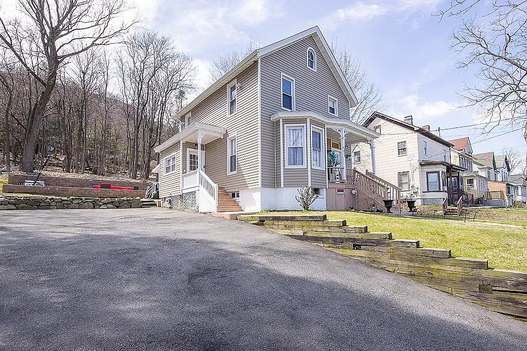 4 bed, $3,950 — Photo 3