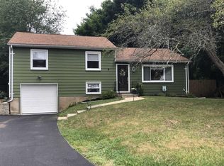 12 Claudia Ln, Poughkeepsie, NY 12603